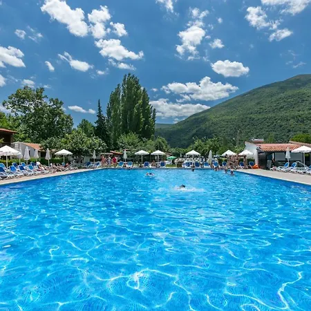 Hotel комплекс - и минерални басейни