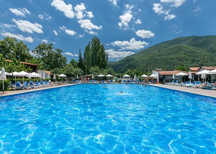 Хотел комплекс - хотел, аквапарк и минерлни басейни