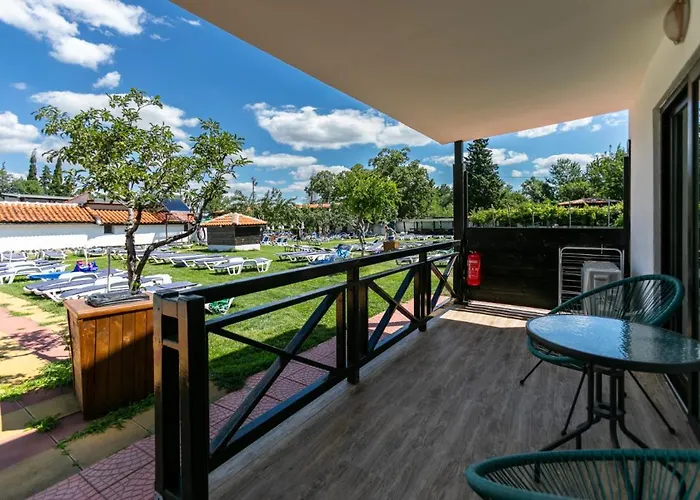 комплекс - хотел, аквапарк и минерлни басейни * Варвара