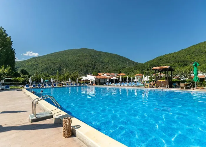 комплекс - хотел, аквапарк и минерлни басейни