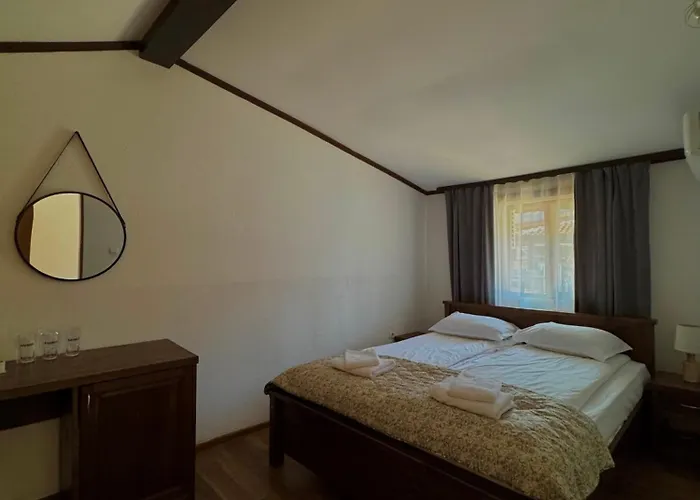 комплекс - хотел, аквапарк и минерлни басейни Хотел Варвара