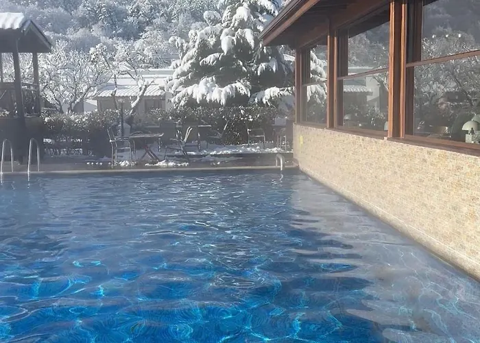 комплекс - хотел, аквапарк и минерлни басейни * Варвара